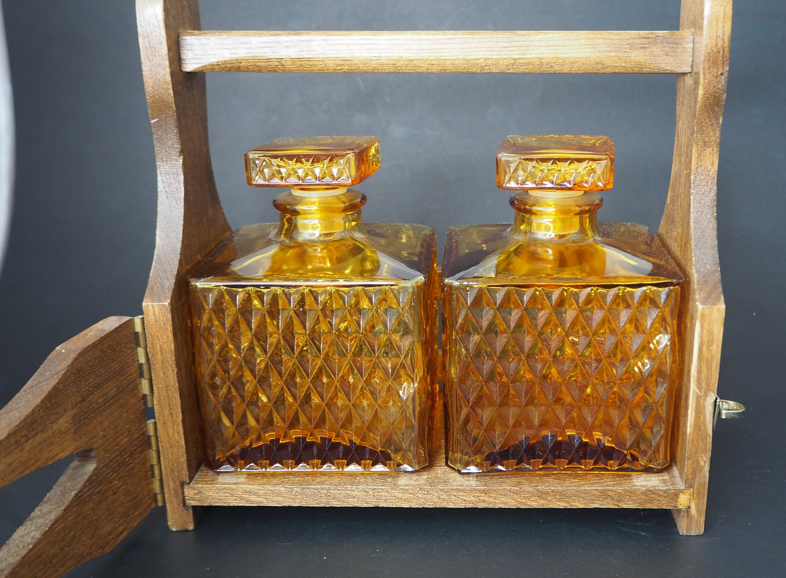 Vintage 2 Bottle Locking Liquor Amber Glass Decanter Set Etsy