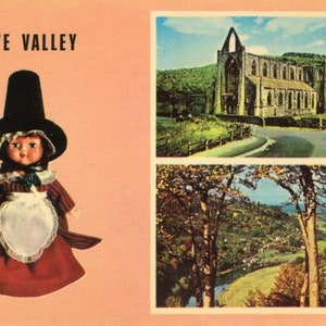 Carte postale P-235 vintage WYE VALLEY, ANGLETERRE Photo de l'abbaye de Tintern et de la jeune fille pèlerine