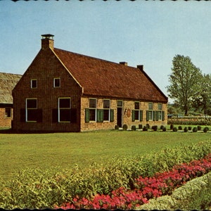 P-252 Postcard Vintage POSTHOUSE WINDMILL ISLAND , Holland, Michigan, U.S.A. #P-252