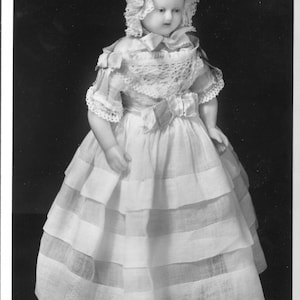 P-247 Cartolina d'epoca inglese, BAMBOLA DI CERA S.A.R. la Principessa Luisa da bambina, Bethnal Green Museum, Londra, Inghilterra #P-247