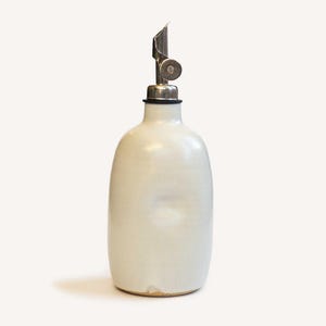 Handmade Ceramic Oil Pourer, Oil Dispenser, Oil Cruet, Pottery Oil Bottle, Vinegar Dispenser, Pottery Cruet, Multiple Colors.