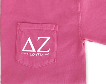 Delta Zeta Mom T-Shirt - Pink