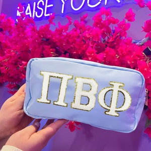 Bolsa de viaje de nailon para maquillaje Pi Beta Phi, parche de chenilla con letras griegas con purpurina, bolsa azul para hermandad, estuche para cosméticos, regalo Big Little Reveal
