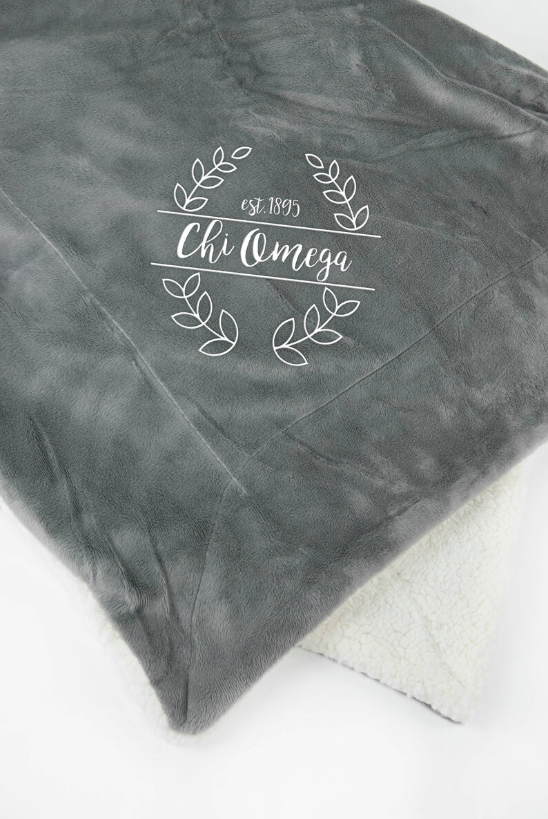 Chi Omega Laurel Sherpa Throw Blanket - dral.regionlima.gob.pe
