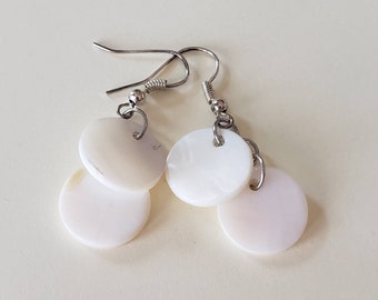 Mother of pearl earrings, coin earrings, boho earrings, drop earrings, beach earrings, pearl earrings, white earrings, handmade earrings