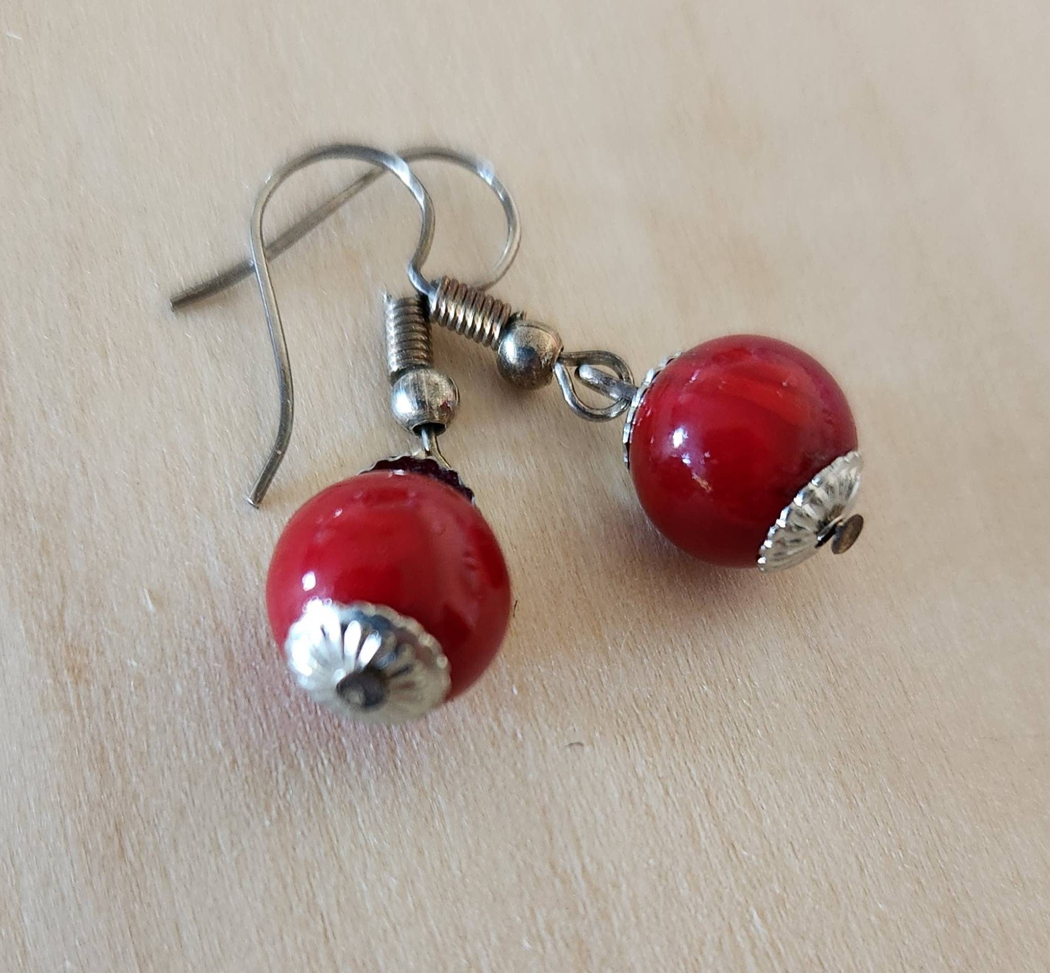 Orecchini Rose rosse realizzati con perline Miyuki delica - Gioie Orecchini Rose rosse realizzati con perline Miyuki delica - Gioie
