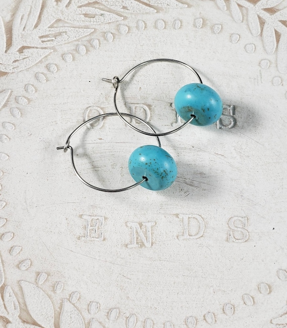 ターコイズビーズのフープピアス：ボヘミアンスタイル - Etsy 日本