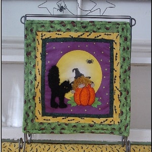 Hallows Eve, Mini-Quilt, Punch Needle Motif, Paper Pattern image 1