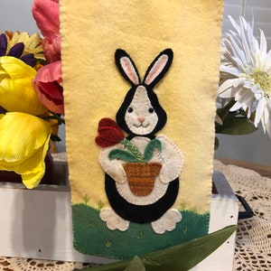 Dutch Darling W192, Paper Pattern, Wool Applique