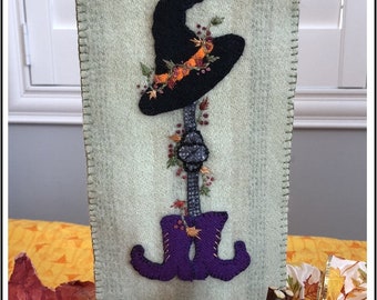 Witch Hat Motif, Halloween Dress Up, Wool Applique Kit