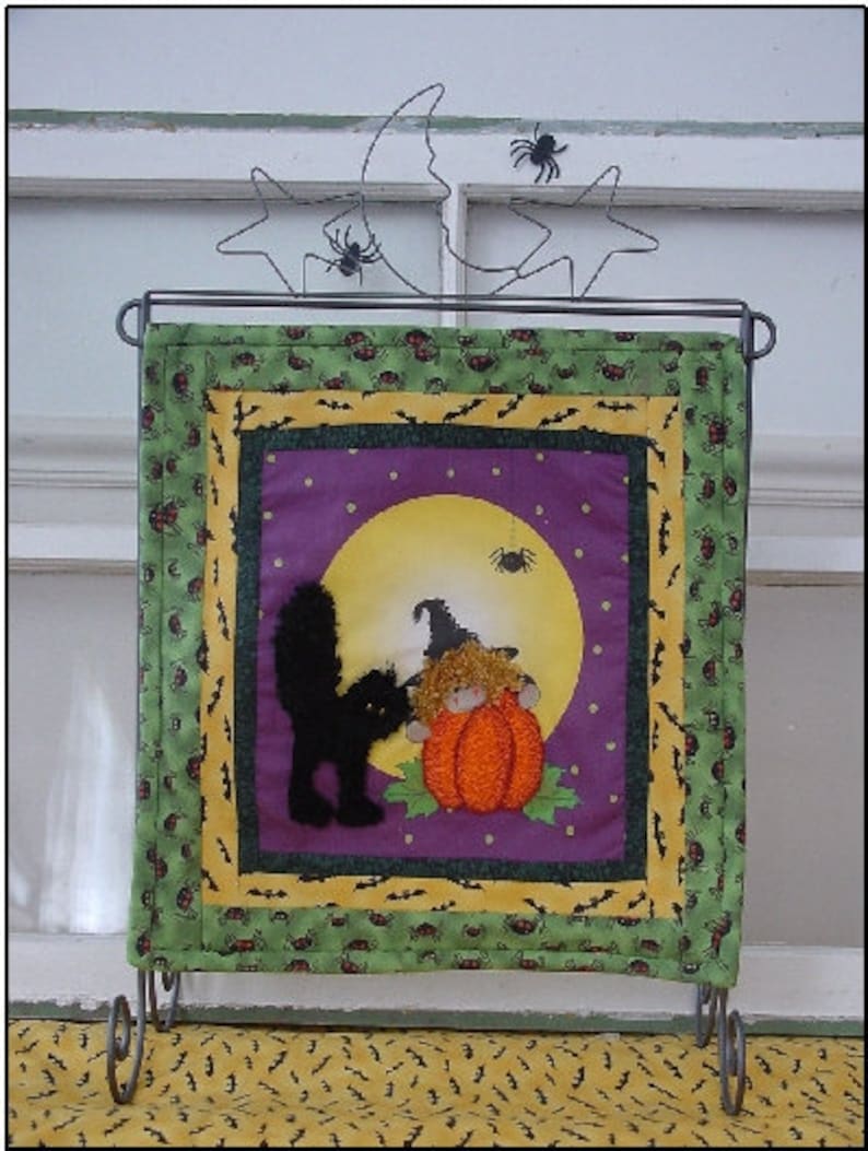 Hallows Eve, Mini-Quilt, Punch Needle Motif, Paper Pattern image 1