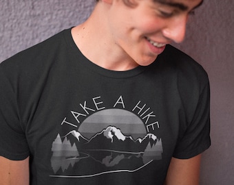 Wandern T-Shirt für ihn | Take A Hike Tee | Wanderausrüstungbekleidung | Geschenk für Wanderer | Camping Shirt | Outdoor-Geschenk Geschenk | Nature Mountain