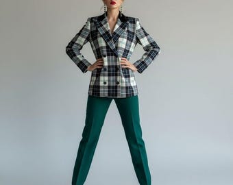 Chaqueta blazer cruzada a cuadros Escada Margaretha Ley con cuello de terciopelo, talla US 10