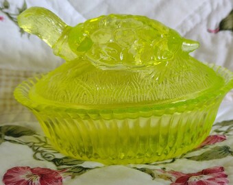 Vintage Boyd Vaseline Glass Turtle Box