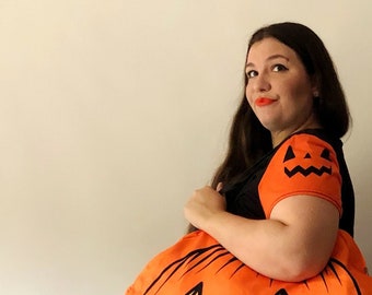 Jack-O-Lantern Sleeve Halloween Crop Tee