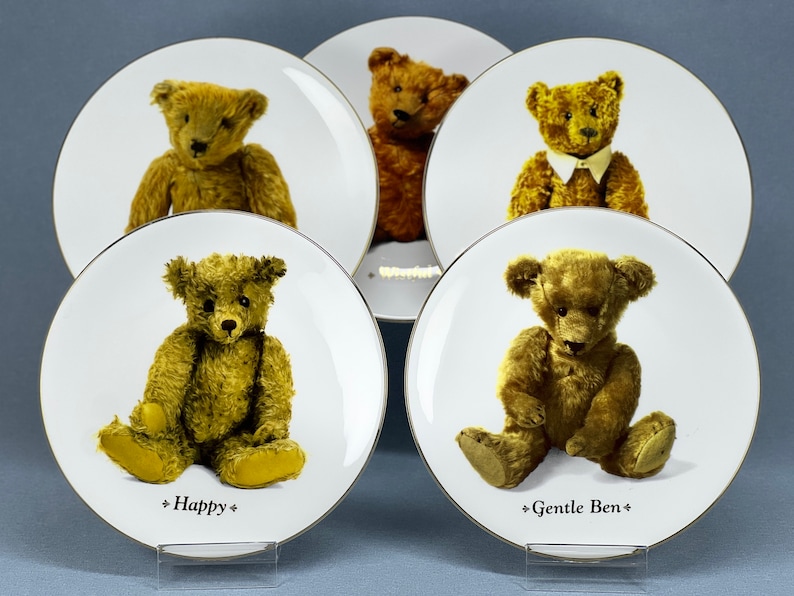 Royal Worchester, Compton & Woodhouse, Ein großartiger Feiner Knochenporzellan-Teller in der Ultimativen Teddybär-Tellerkollektion A Limited Edition Bild 1