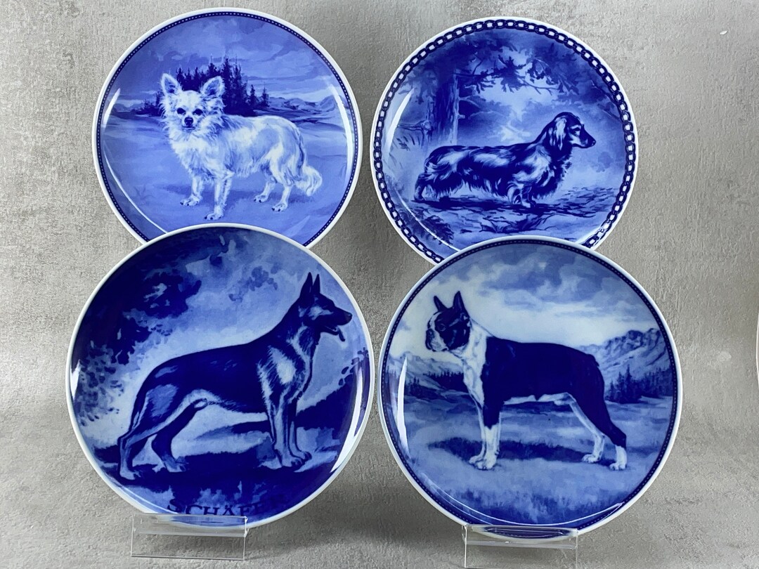 Antique ミニョネット　With dog　A BLUE Ravn Porslin Porcelain Dog Plate, Tove Svendsen, Limited Edition