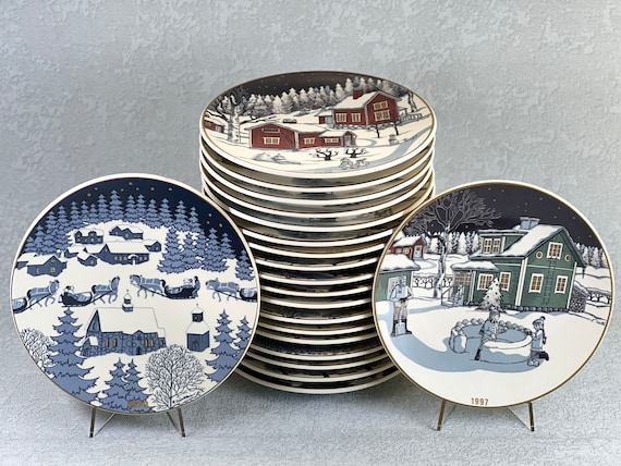 ARABIA Finland Collection of Christmas Plates Designed by Raija