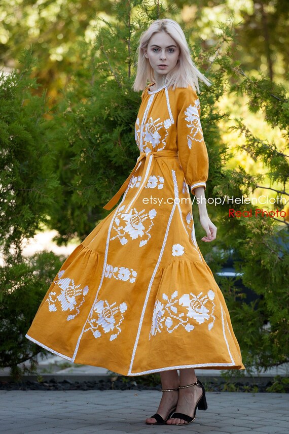 Linnen geborduurde maxi jurk Boho kaftan jurk Casual boho wear Handgemaakte organische Vegan lange jurk Maat plus Oekraiens Vyshyvanka etno Etsy Nederland