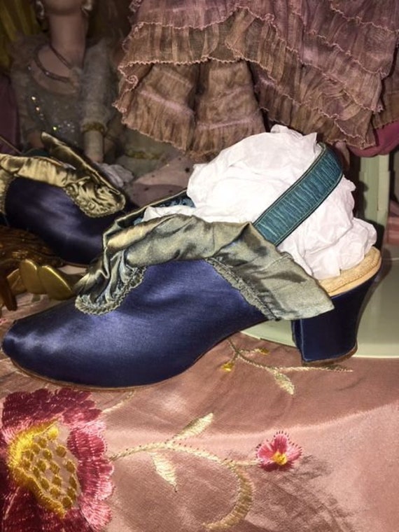 Sale Vintage 1940s Daniel Green Bedroom Slippers Cobalt Blue Sling Back Satin Pumps Boudoir Shoes Peep Toe Slippers