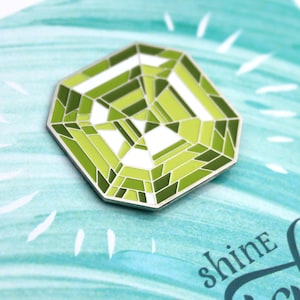 Asscher Peridot Pin - Gem Hard Enamel Green Pin -  Diamond Collar Brooch - August Birthstone Badge Gift - Gemstone Pin - Diamond shaped pin