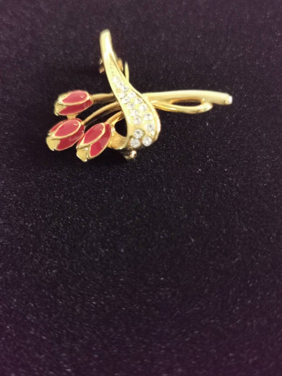 Vintage 1960s floral brooch with red tulips and c… - image 3