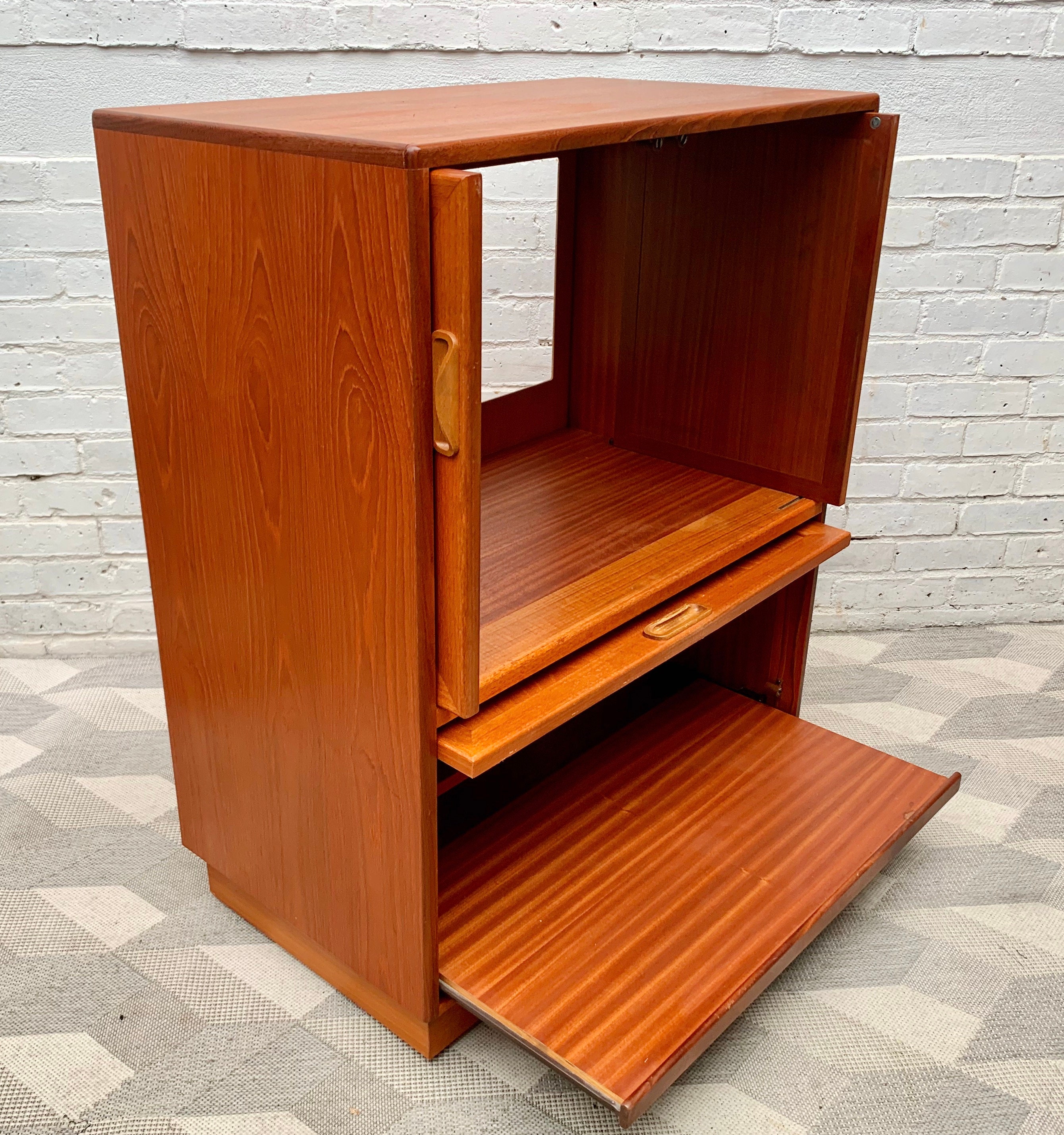 Vintage G Plan TV Media Drinks Teak Etsy
