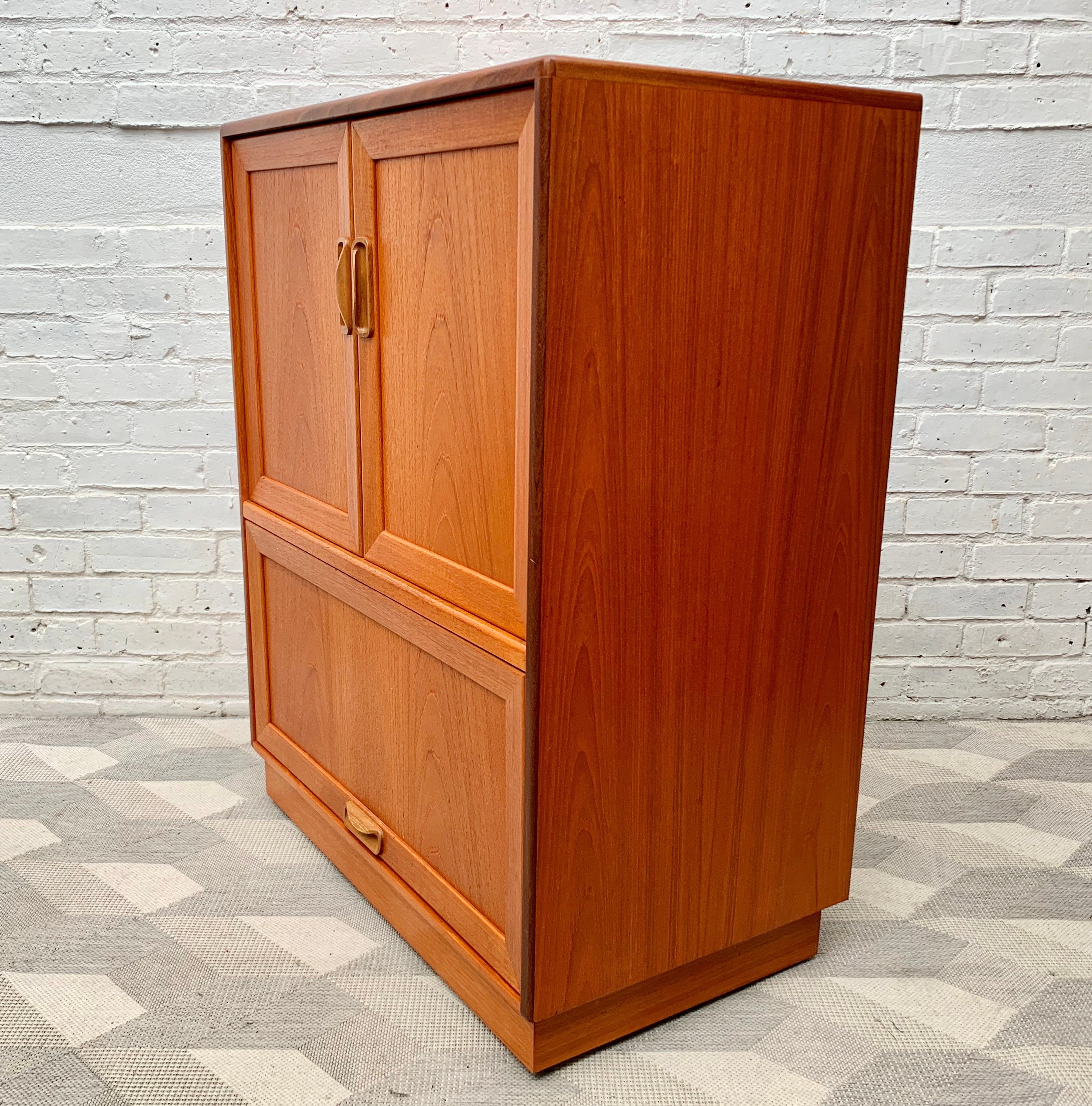 Vintage G Plan TV Media Drinks Teak Etsy