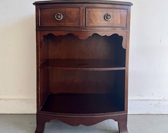 Aparador pequeño de estilo vintage con cajones