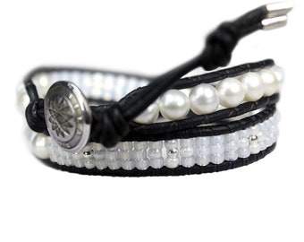 Bela Donaco - Damen Wickelarmband Classic B6 – weiße Perlen – schwarzes Leder – Tschechisches Glas – Sterling Silber - 822