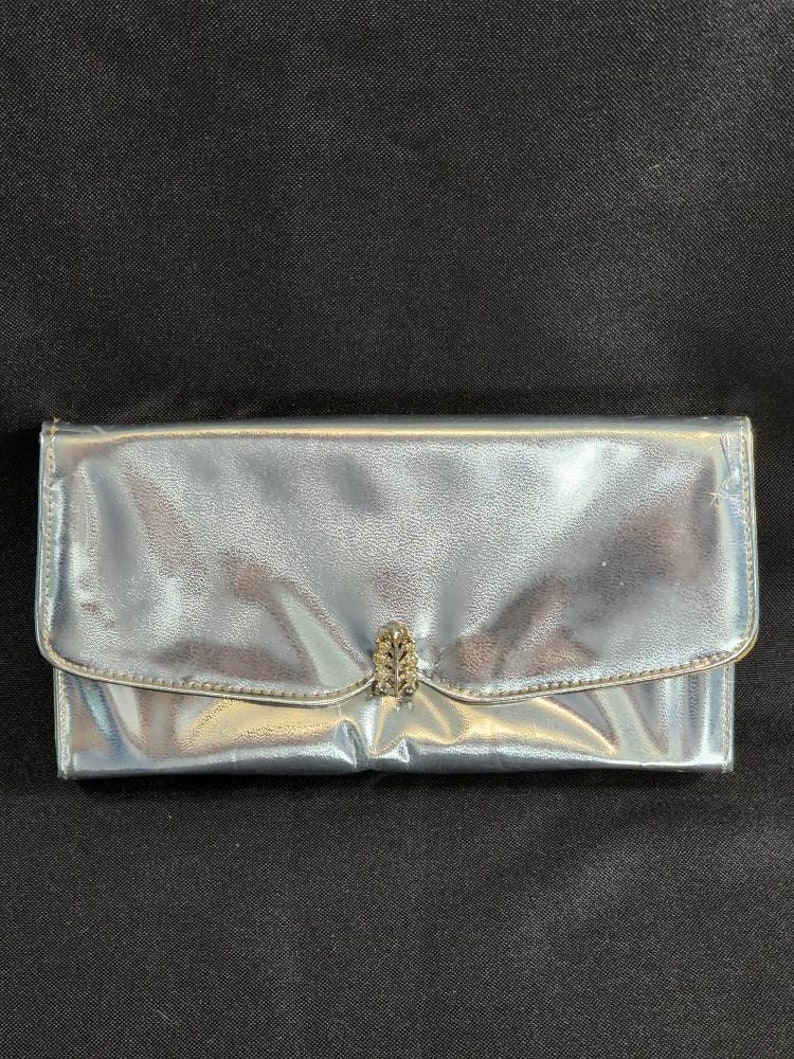 Vintage Silver Lamé Clutch Purse with Marcasite Clasp / Accordian / Evening Bag / 1950s image 2