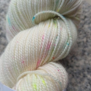 Hand dyed sock yarn 100g . An Dus Vyghan image 6