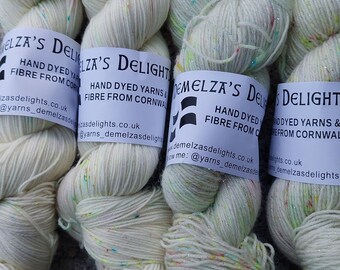 Hand dyed sock yarn 100g . An Dus Vyghan