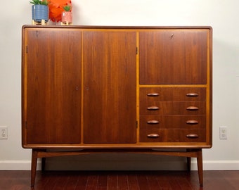 Vintage Mid century modern Danish Sideboard, buffet, cabinet gentleman’s chest