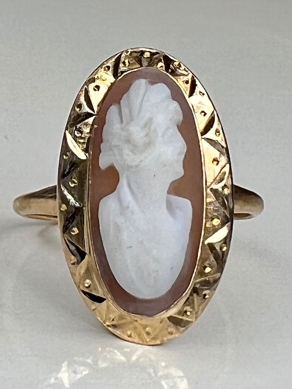 Antique 10K Gold Hand-carved Helmet Shell Cameo of