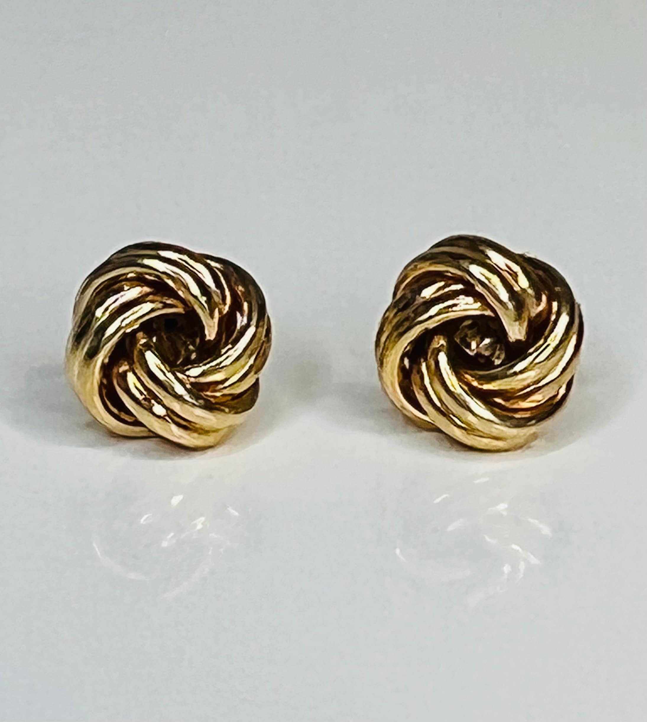 Share more than 63 gold love knot earrings best
