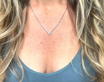 14K White Gold Diamond V Necklace: Vintage Cocktail Jewelry