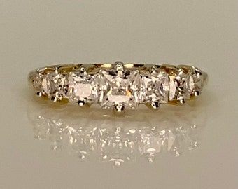 10K Gold 7-Stone Princess Cut Graduated Square CZ Cluster Ring Band Size 7