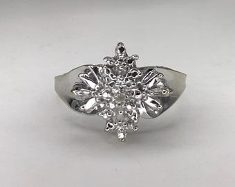 10K White Gold Vintage Diamonds Cluster Ring Tapered Flare Edge Size 7