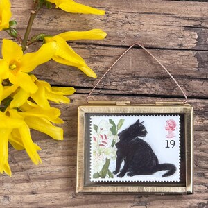 Schwarze Katze Geschenke - Schwarze Katze Kunst - Katzen Geschenke für Frauen - Katzenliebhaber Geschenk - Katzendame Geschenke - Miniature Art - Miniature Cat - Katzenbriefmarke Bild 2