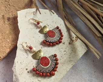 Boucles d'oreilles jaspe rouge, bois de noyer