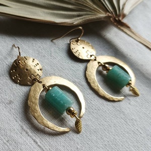 Boucles d'oreilles lune et laiton et pierre d'amazonite image 5