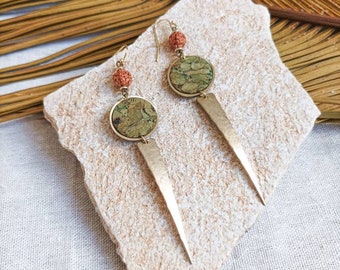 Spike earring in brass, cork and rudrashka