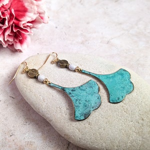 Boucles d'oreilles en laiton oxydé et larmes de Job, gingko image 4