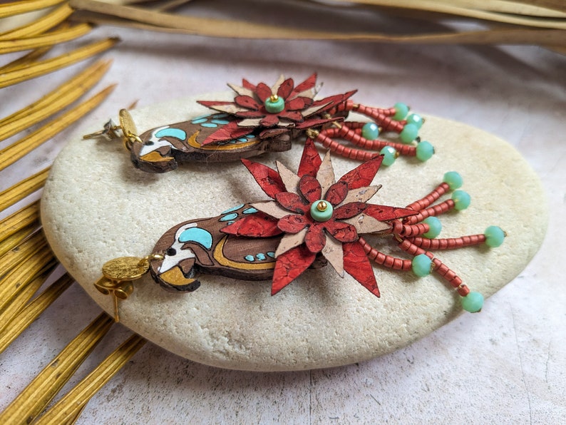 Parrot earrings in wood and cork Red