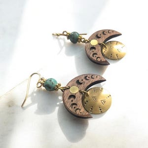 Boucles d'oreilles cycle de la lune, turquoises africaine en bois, style bohème et nature