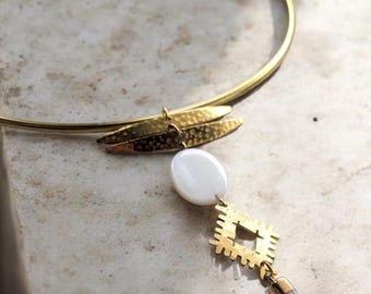 Maanketting van parelmoer en messing