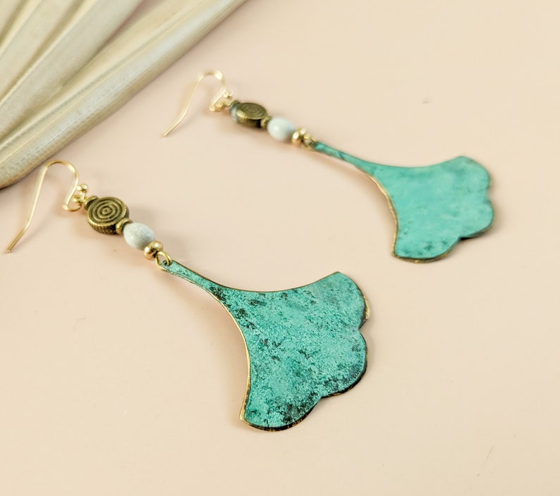 Boucles d'oreilles en laiton oxydé et larmes de Job, gingko image 2