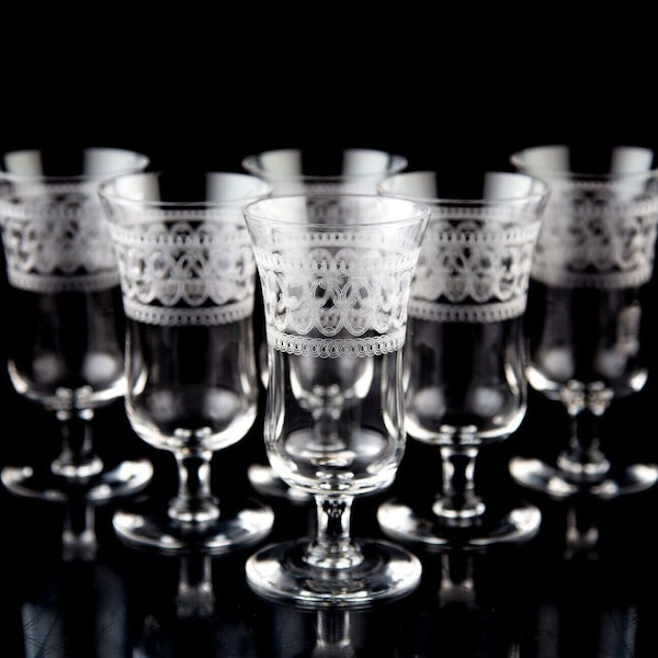 Bryce 758-4 Geometric Loop Needle Etch Footed Juice Glasses Set of 8 Vintage Glass Stemware