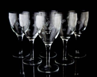 Juego de 8 copas de vino y agua de vidrio estándar antiguo Criss Cross & Punties